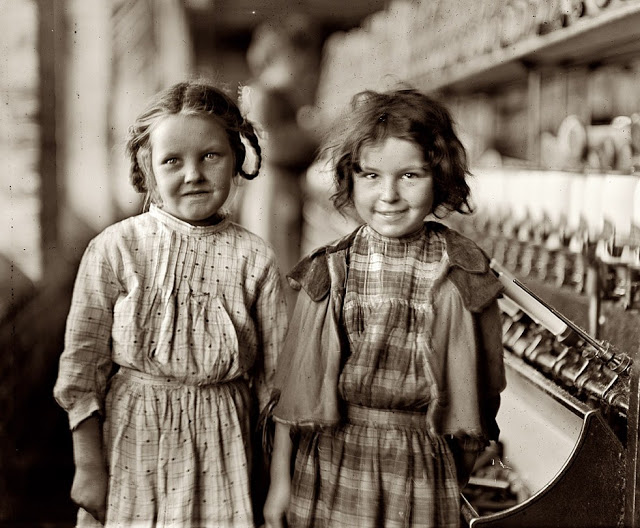 a-january-1909-two-of-the-helpers-in-the-tifton-cotton-mill-at-tifton-georgia-they-work-regularly
